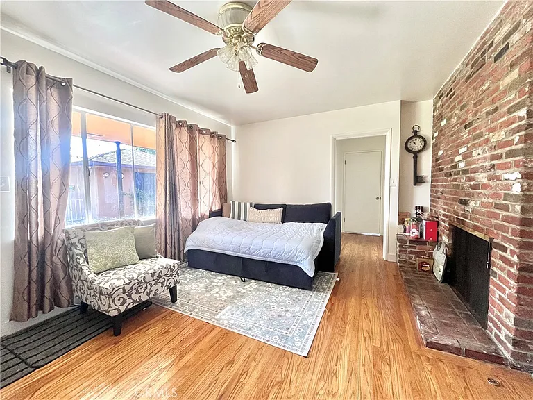 729 N California St — Photo 12