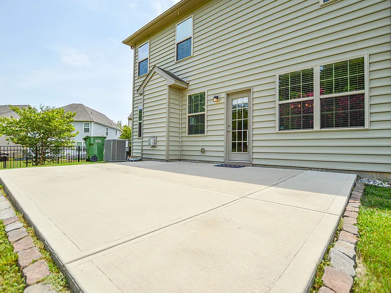 2037 Ice Lake Ct — Photo 36