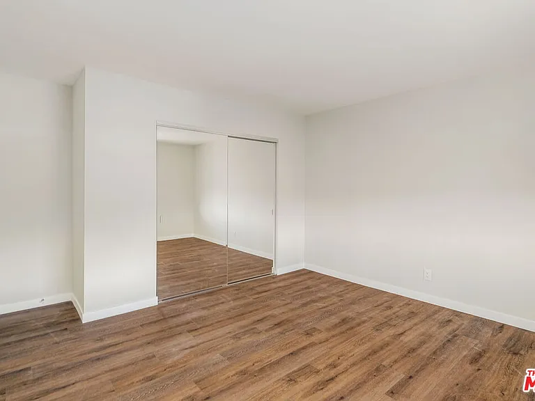 1342 Harvard St #201 — Photo 9