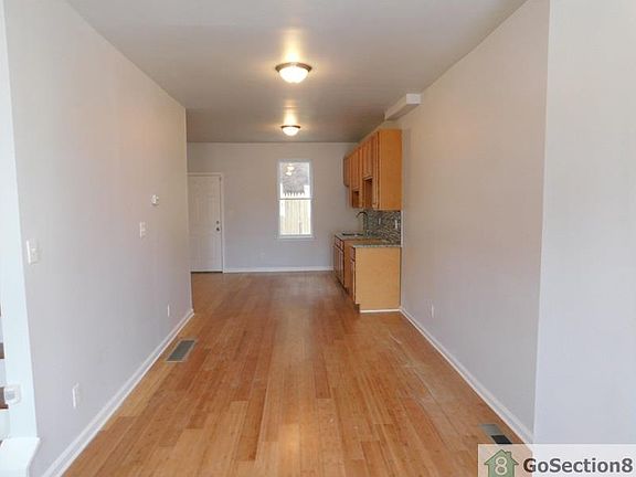 2nd image of 1544 W Cumberland St