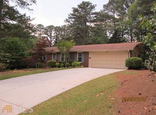 5659 Forest Dr, Lilburn, GA 30047
