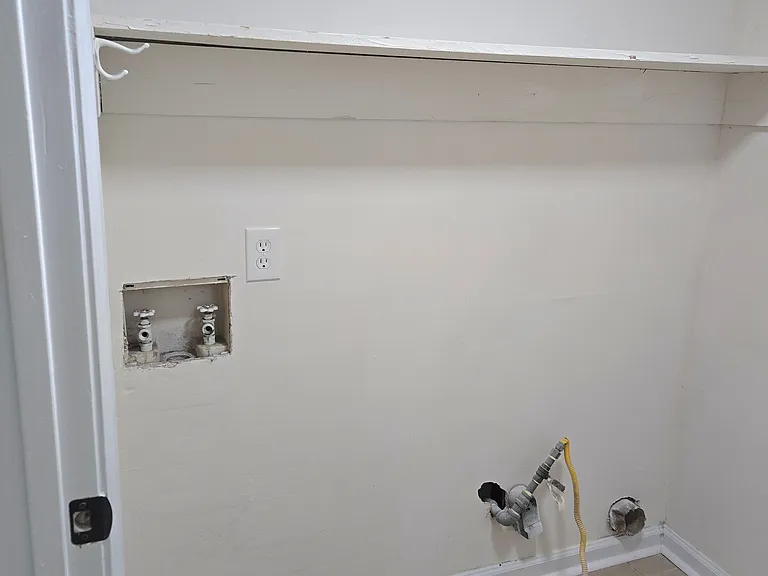 106 Sterling Ct — Photo 14