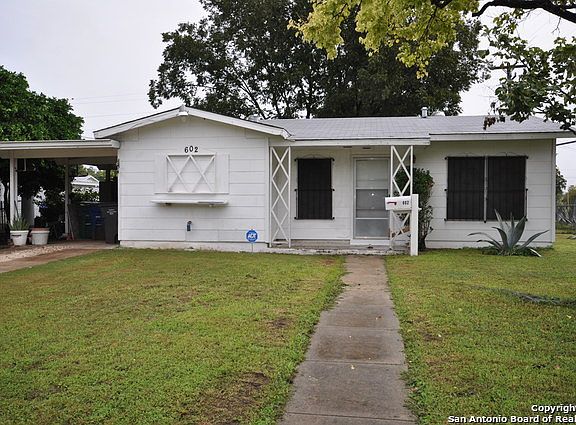 2nd image of 602 Knotty Knoll St