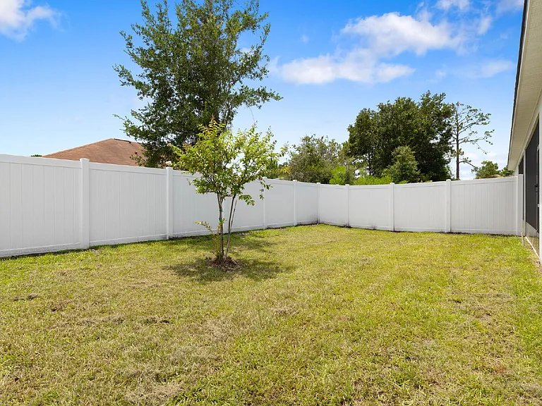 18 Wood Amber Ln #B — Photo 40