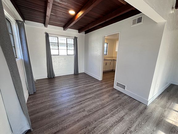 5th image of 15-33 N Longfellow Ave #19