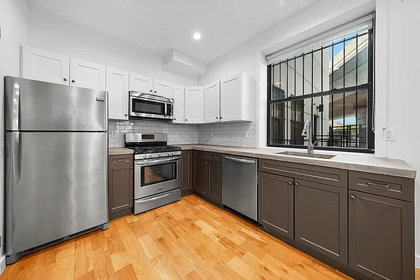 Rented by Nooklyn NYC LLC | media 2