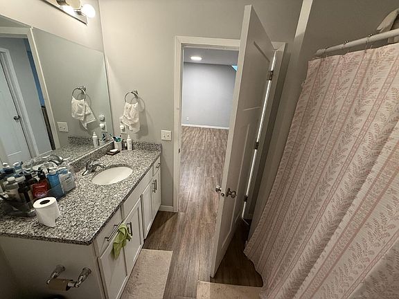 4th image of 2916 30th Ave S #D