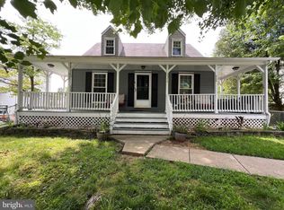 5574 Saint Charles Dr, Woodbridge, VA 22193