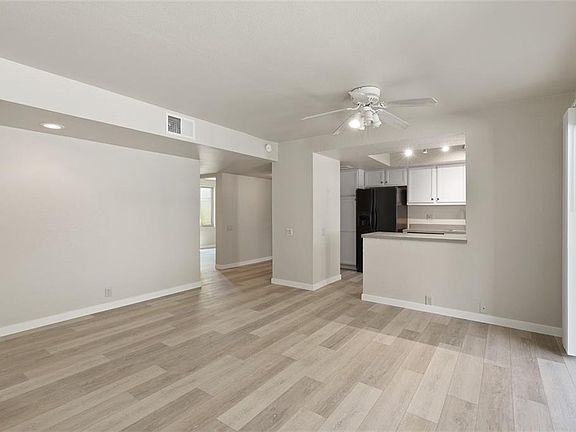2nd image of 450 W Vermont Ave #1202