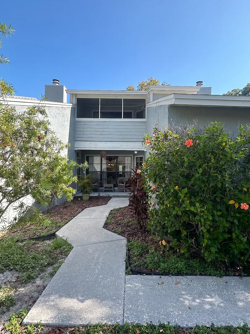 Beautifully Renovated 2 Bedroom, 2.5 Bathroom Townhome with Oversized Two-Car Garage in Tampa, FL — Photo 2
