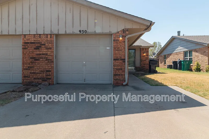 2 bed, 2.0 bath, 951 sqft, $1,150 — Photo 1