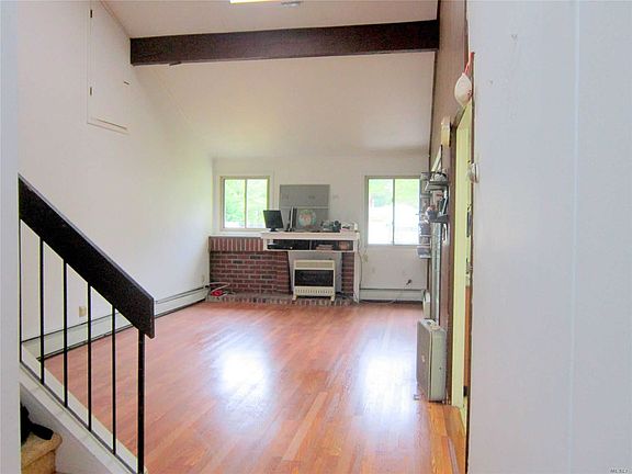 3rd image of 1017 Old Medford Ave