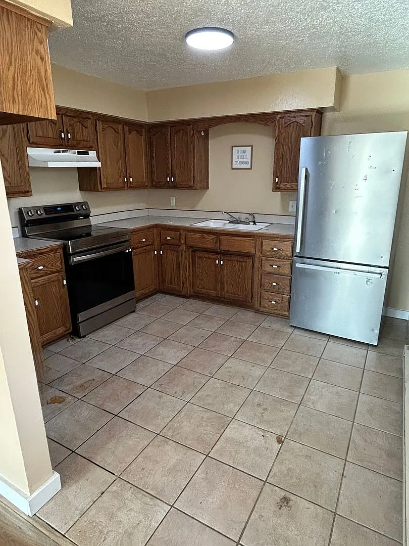 Fountain Apartments — Photo 2