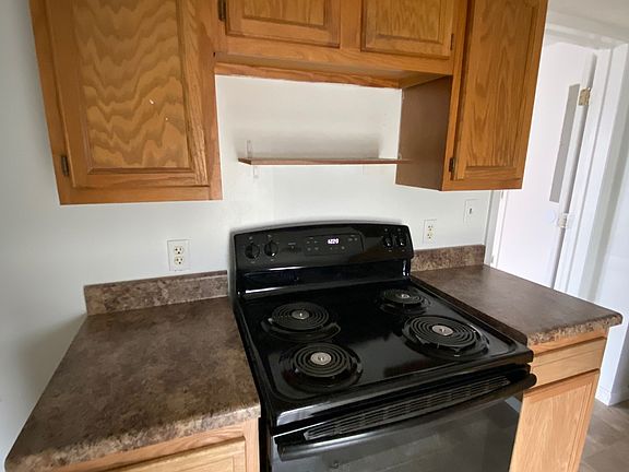 5th image of 900 Highland Ave APT 4