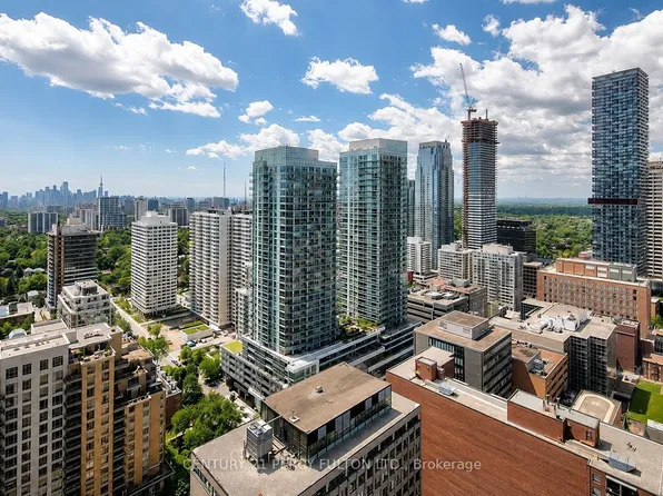 161 Roehampton Ave, Toronto, ON