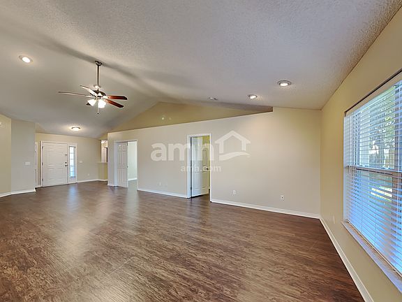 3rd image of 516 Pineapple Ave