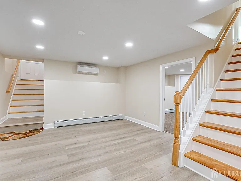 92 Coleman St — Photo 25