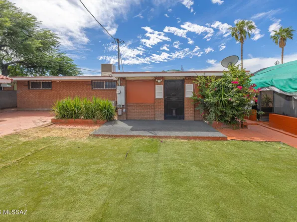 7425 E 20th St, Tucson, AZ 85710