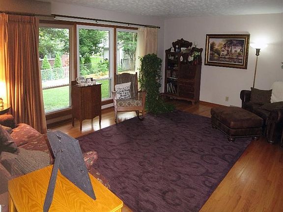 4th image of 600 Teakwood Dr