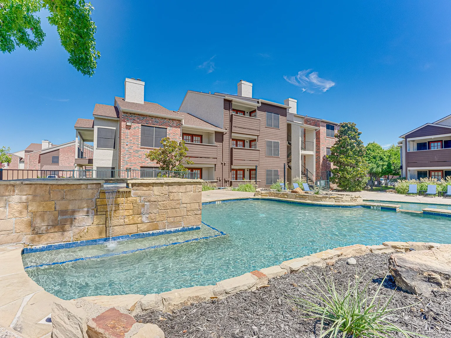 Timberglen Apartments — Photo 2