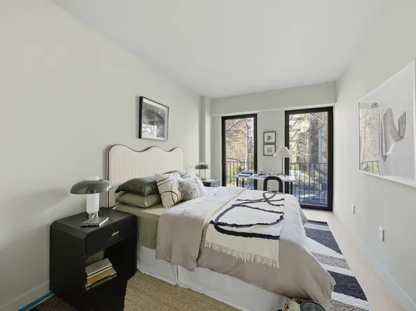 650 East 6th Street image 10 of 11