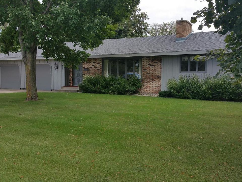 1st image of 810 Winona Dr
