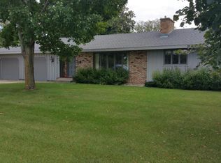 810 Winona Dr, Alexandria, MN 56308