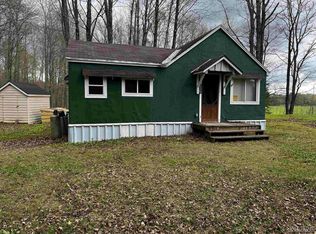 E 3946 Storm Rd, Chatham, MI 49816