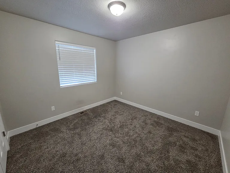 3127 W 1675 N #E — Photo 15