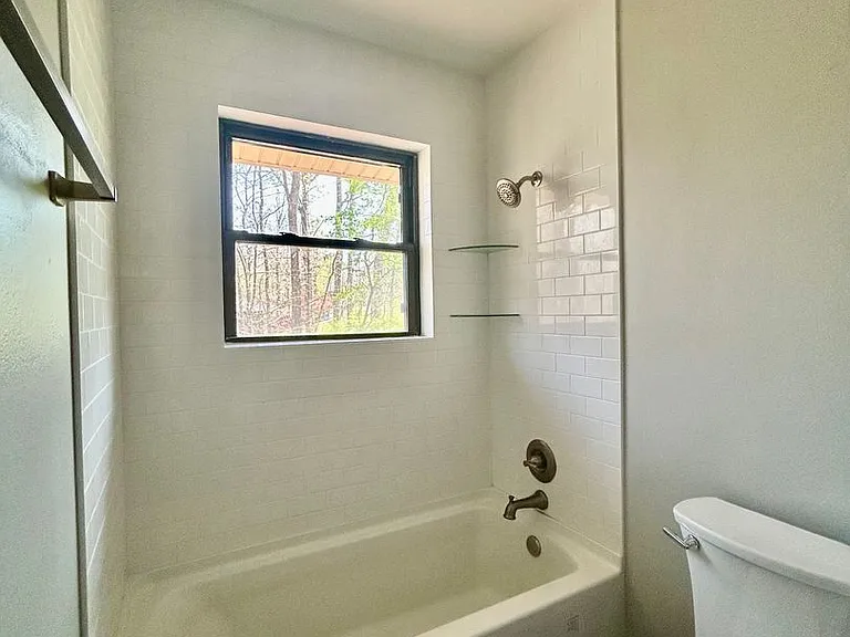 12 Newport Cir — Photo 8