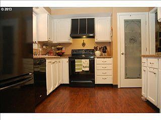 2nd image of 825 NE 145th Ave
