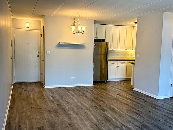 4th image of 115 Marengo Ave APT 204