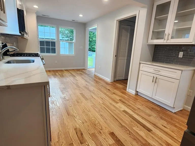 44 Rosewood Ave — Photo 11