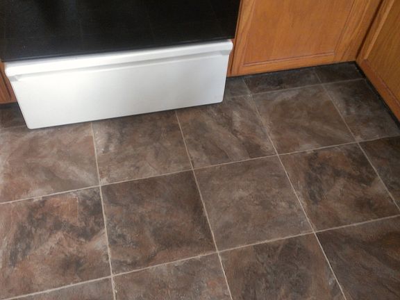 New floor kitchen/bathrooms