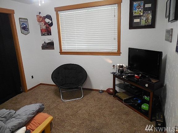 4th image of 1027 W Wyandotte Ave
