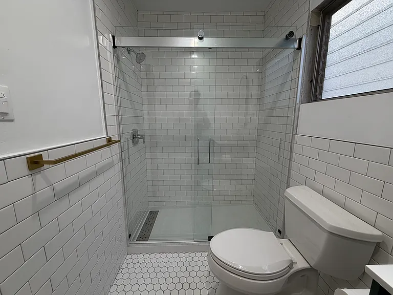 1926 N Vista Del Mar Ave #1 — Photo 15