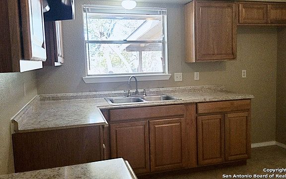 4th image of 255 Harrow Dr