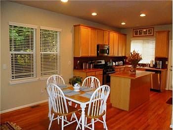 1st image of 10797 221st Ln NE #25