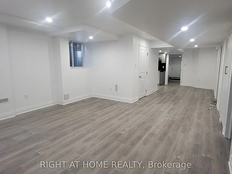2117 Coppermine St — Photo 2