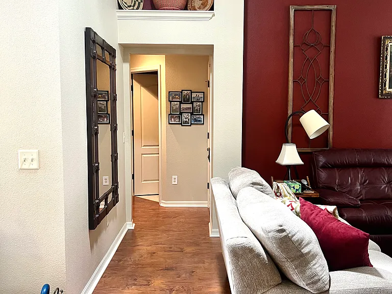565 Brighton Dr — Photo 9