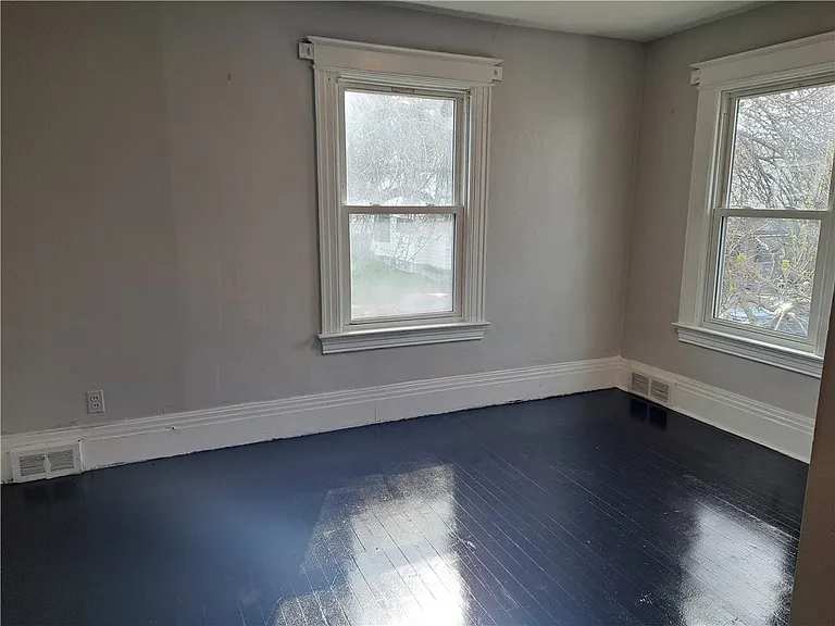 811 Portland Ave — Photo 8