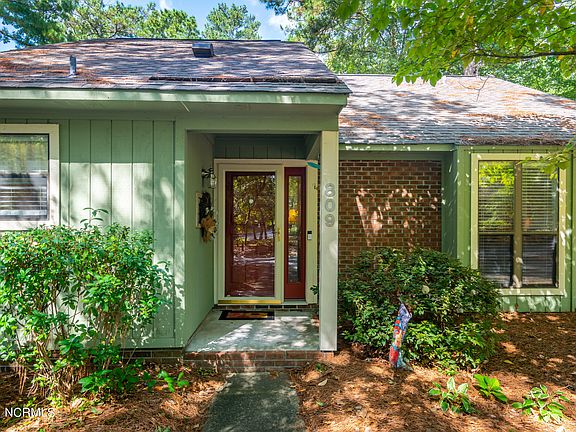 2nd image of 809 Winding Branches Drive