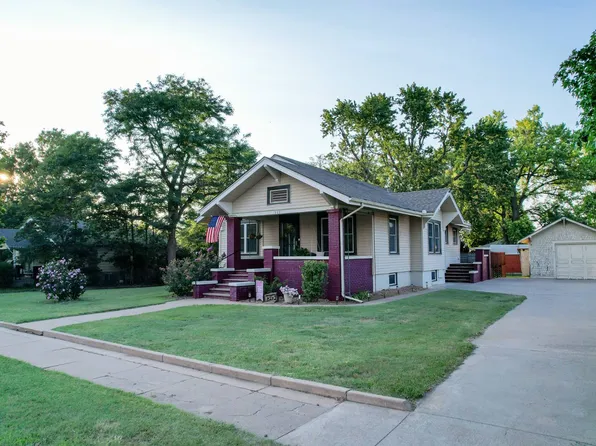 515 E 3rd Ave, Saint John, KS 67576