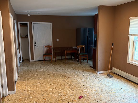 5th image of 59 Montgomery Ave #2