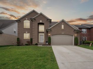 5054 Trailwood Ln, Warren, MI 48092