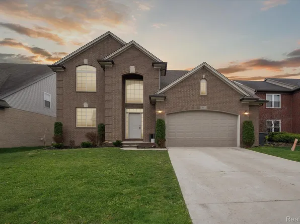 5054 Trailwood Ln, Warren, MI 48092