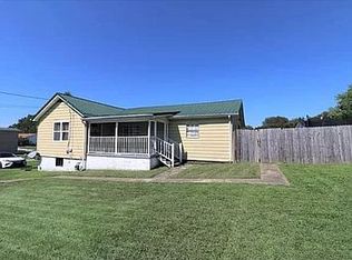 919 Pine St, Flatwoods, KY 41139
