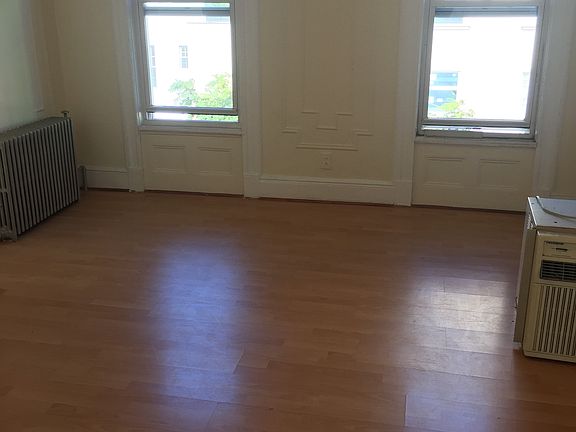 5th image of 132 33rd St #H582