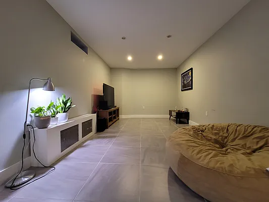 Rented by Lodger Corp | media 24