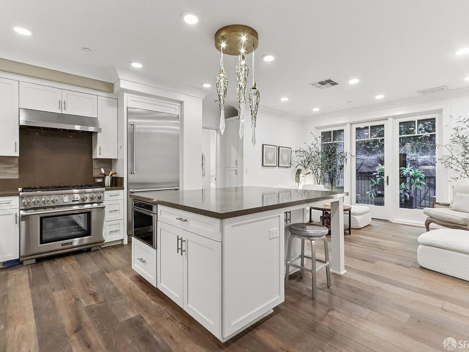 1st image of 1003 Woodbury Rd Unit 104